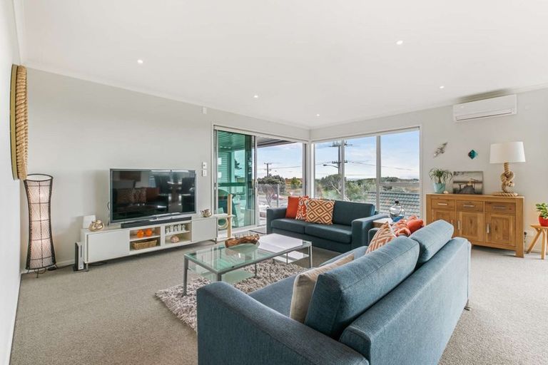 Photo of property in 1b Evans Road, Papamoa Beach, Papamoa, 3118