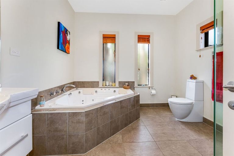 Photo of property in 16 Kahurangi Heights, Aotea, Porirua, 5024