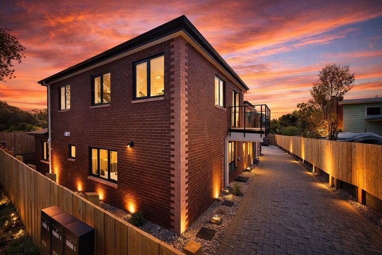 Photo of property in 4253 Great North Road, Glendene, Auckland, 0602