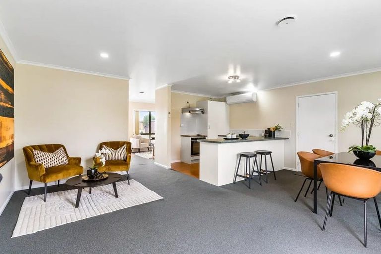 Photo of property in 8 Samara Place, Clendon Park, Auckland, 2103