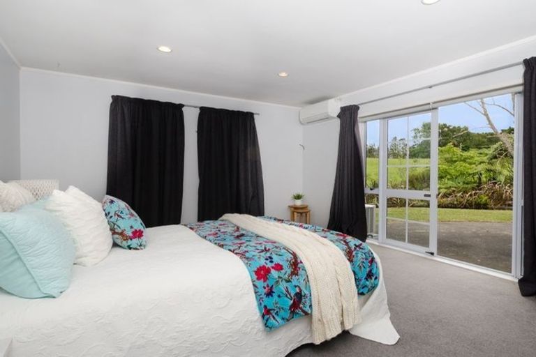 Photo of property in 59 Moontide Road, Kumeu, 0892