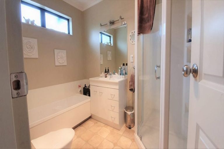 Photo of property in 1029a Fergusson Drive, Clouston Park, Upper Hutt, 5018