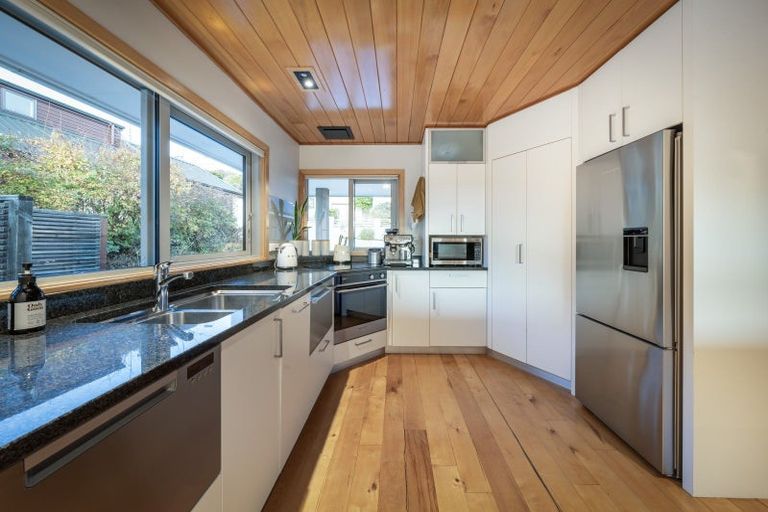 Photo of property in 12 Sycamore Place, Wanaka, 9305