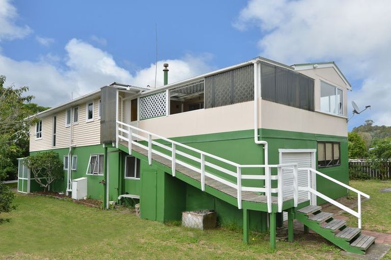 Photo of property in 12 Ringer Avenue, Matapouri, Whangarei, 0173