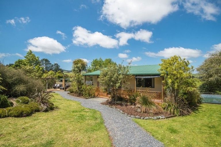 Photo of property in 129 Ara-kotinga, Whitford, Manurewa, 2576