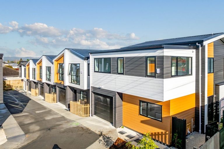 Photo of property in 108e Taikata Road, Te Atatu Peninsula, Auckland, 0610