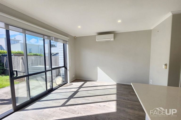 Photo of property in 21 Kanuka Road, Hobsonville, Auckland, 0616