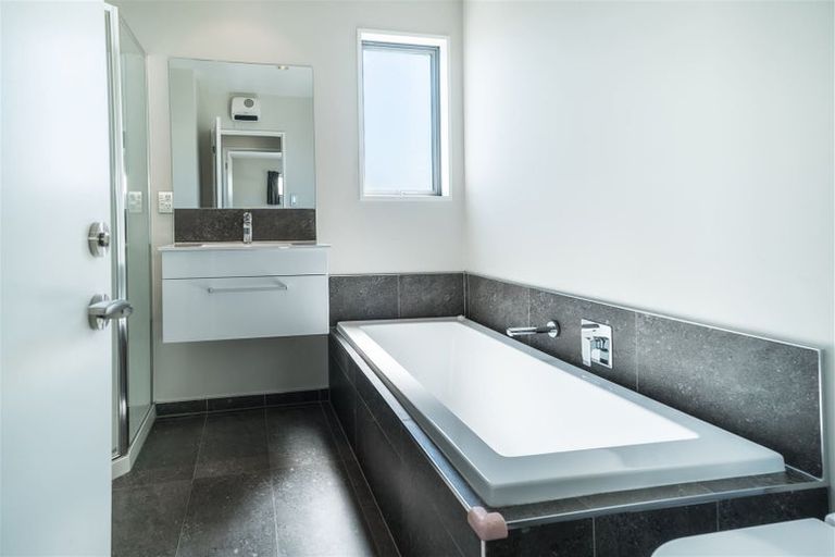 Photo of property in 28a Old Red Barn Road, Halswell, Christchurch, 8025