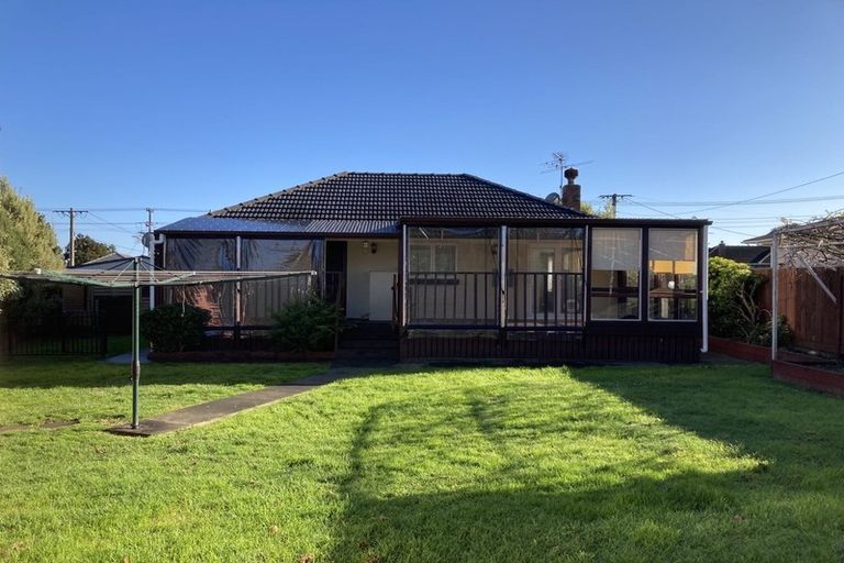 Photo of property in 14 Fairdene Avenue, Henderson, Auckland, 0610