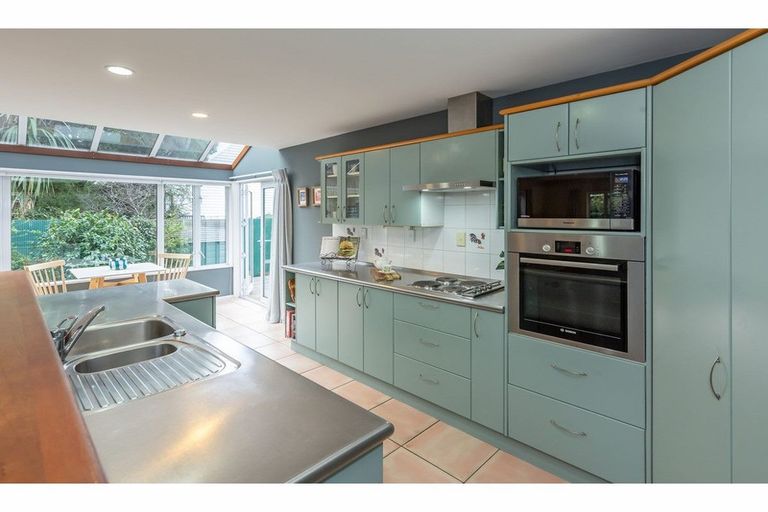 Photo of property in 20 Cashmere Road, Cashmere, Christchurch, 8022