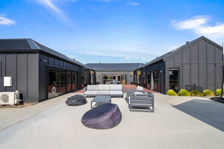 Photo of property in 137 Mchardie Road, Bulls, 4894