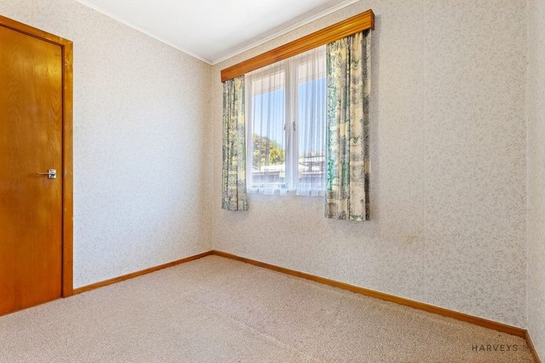 Photo of property in 5 Cobham Crescent, Kelston, Auckland, 0602