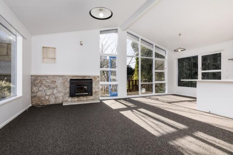 Photo of property in 7 Silverbirch Grove, Churton Park, Wellington, 6037