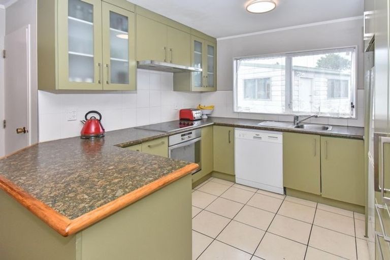 Photo of property in 6 Leila Place, Clover Park, Auckland, 2019