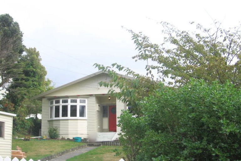 Photo of property in 12 Fraser Avenue, Johnsonville, Wellington, 6037