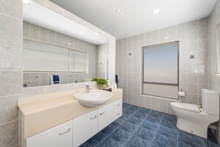 Photo of property in 26 Stevenson Way, Cockle Bay, Auckland, 2014