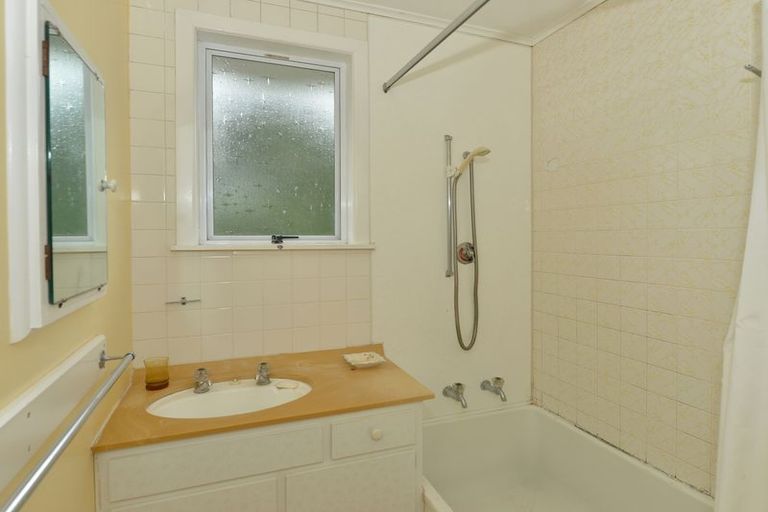 Photo of property in 12 Ringer Avenue, Matapouri, Whangarei, 0173