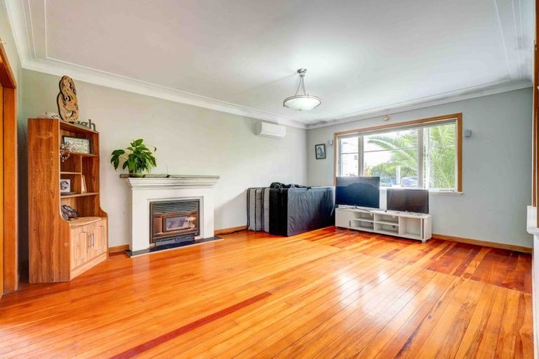 Photo of property in 40 Routley Drive, Glen Eden, Auckland, 0602