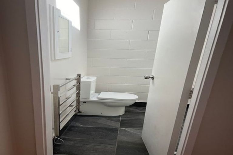 Photo of property in 3a Oakleigh Street, Maungaraki, Lower Hutt, 5010