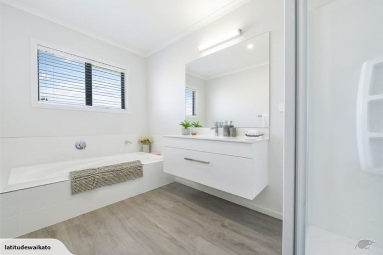 Photo of property in 4 Syrah Grove, Te Kauwhata, 3710