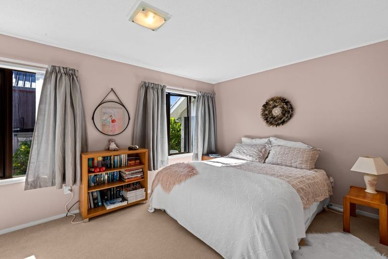 Photo of property in 20 Miraka Place, Birkenhead, Auckland, 0626