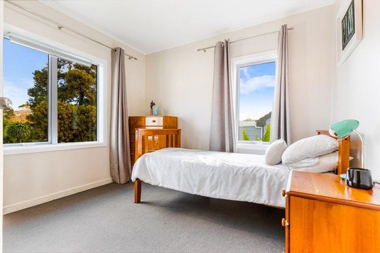 Photo of property in 24 Northall Road, New Lynn, Auckland, 0600