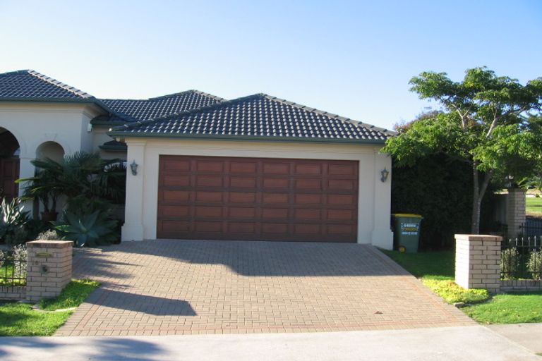 Photo of property in 18 Hendrika Court, Hobsonville, Auckland, 0618