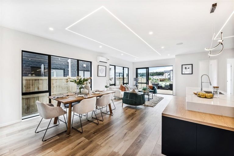 Photo of property in 13 Downpatrick Drive, Flat Bush, Auckland, 2019