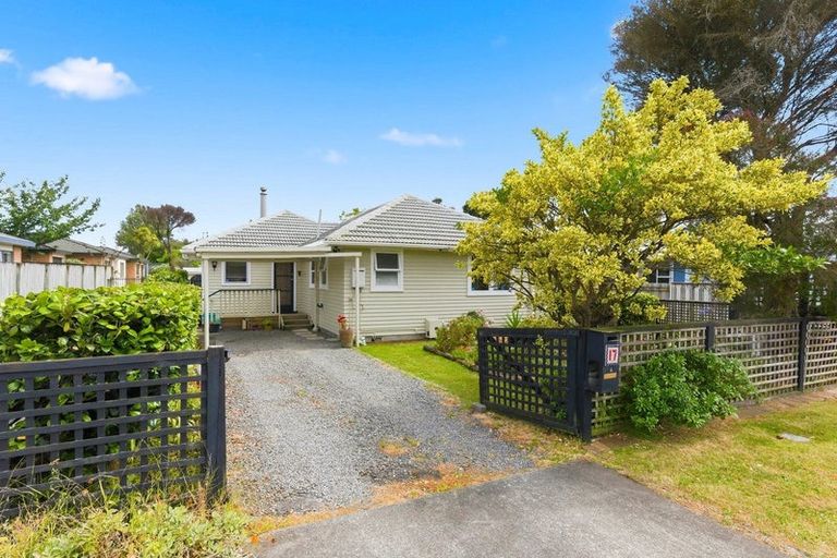Photo of property in 17 Walton Road, Paraparaumu Beach, Paraparaumu, 5032