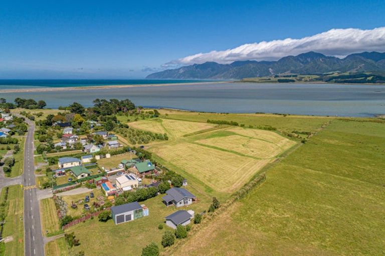 Photo of property in 97 Lake Ferry Road, Lake Ferry, Featherston, 5772