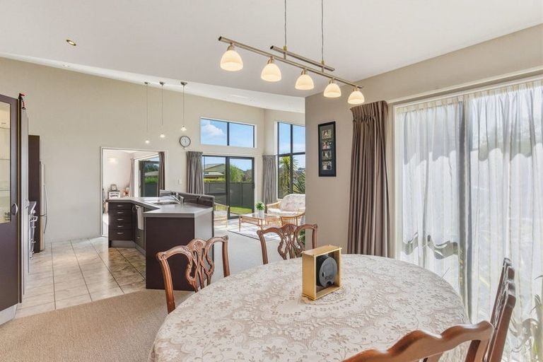 Photo of property in 2 Cadastral Court, Paraparaumu, 5032