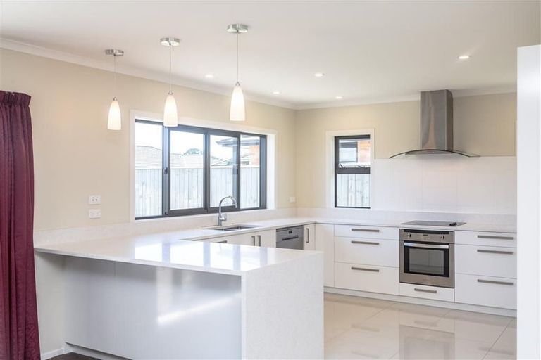 Photo of property in 11 Feist Street, Carterton, 5713