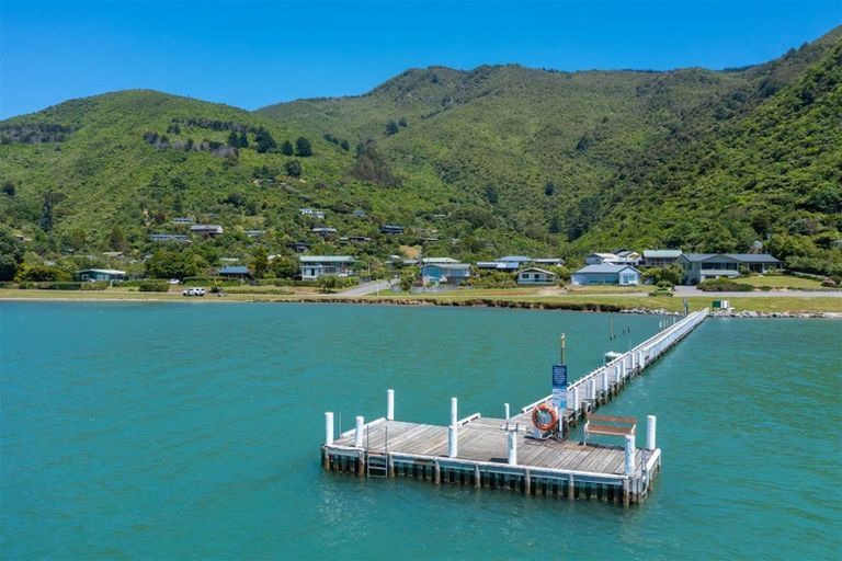 Photo of property in 1 Oliver Place, Anakiwa, Linkwater, 7281