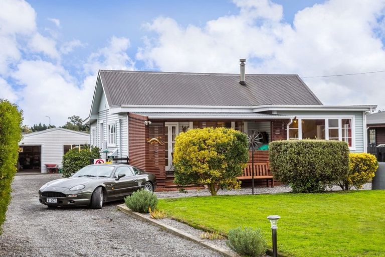 Photo of property in 18 Esther Street, Martinborough, 5711