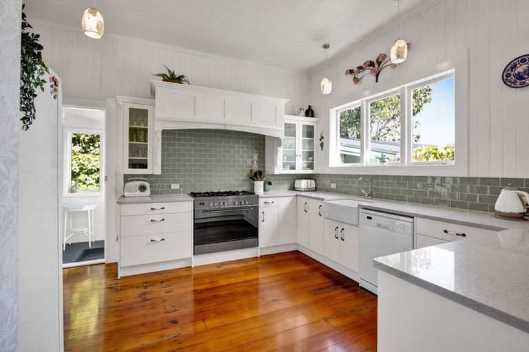 Photo of property in 16 Fairfield Road, Hawera, 4610