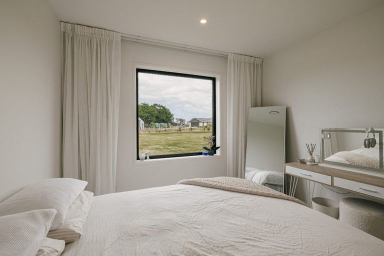 Photo of property in 16 Crown Lane, Rongotea, Palmerston North, 4473