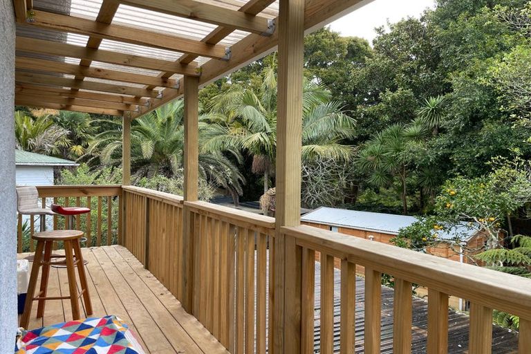 Photo of property in 26 Glen Marine Parade, Glendene, Auckland, 0602