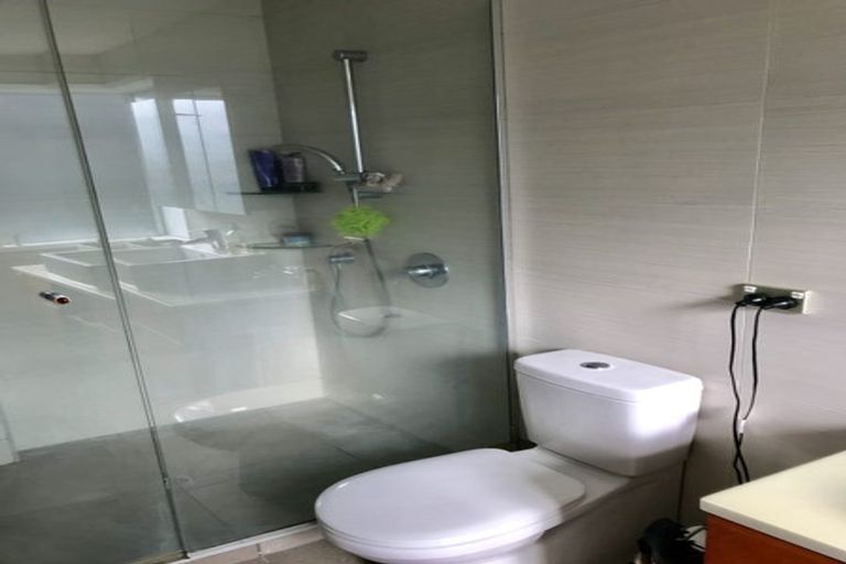 Photo of property in 36 Peter Terrace, Castor Bay, Auckland, 0620