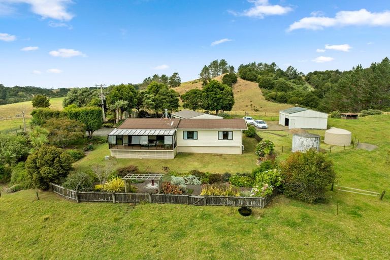 Photo of property in 310 Whananaki Road North, Opuawhanga, Hikurangi, 0181