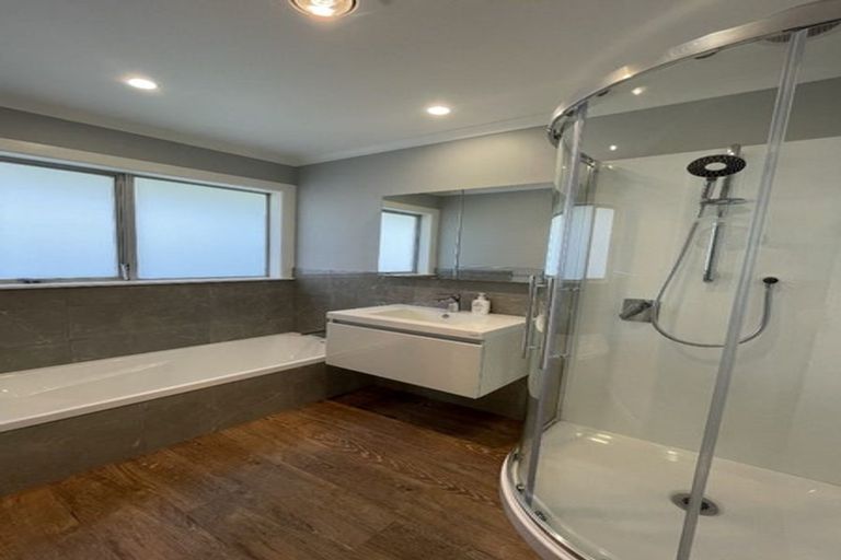 Photo of property in 38a Churchill Road, Murrays Bay, Auckland, 0630