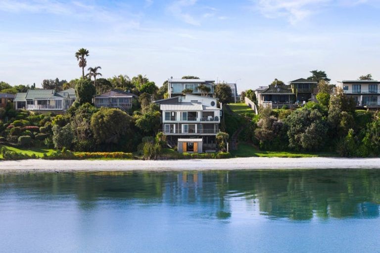 Photo of property in 109a Torkar Road, Clarks Beach, 2122