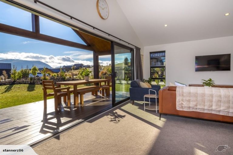 Photo of property in 39 Jacks Point Rise, Jacks Point, Queenstown, 9371