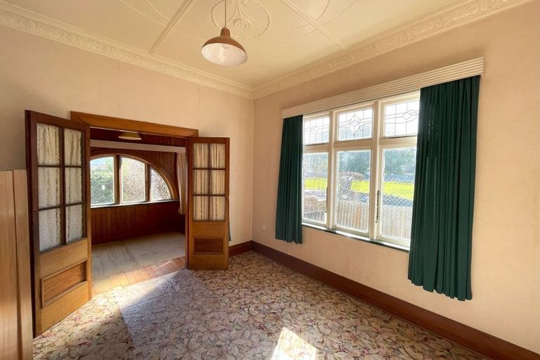Photo of property in 105 Macandrew Road, South Dunedin, Dunedin, 9012