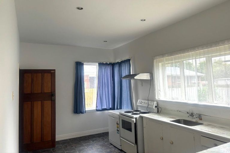 Photo of property in 2/64 Division Street, Riccarton, Christchurch, 8041