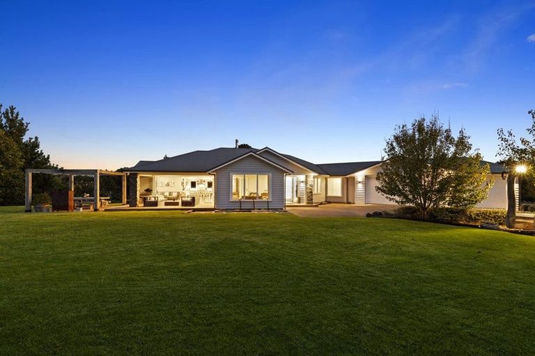 Photo of property in 1557 Waiuku Road, Waiuku, 2681