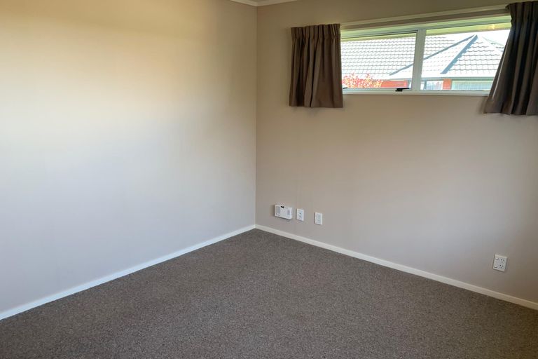 Photo of property in 8b Elizabeth Street, Palmerston North, 4410