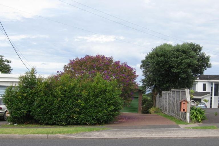 Photo of property in 2/21 Toroa Street, Torbay, Auckland, 0630