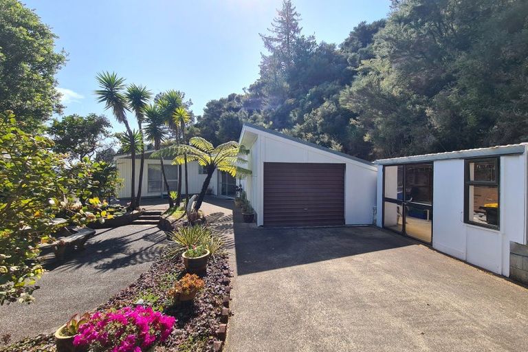 Photo of property in 1510 Long Bay Road, Coromandel, 3506