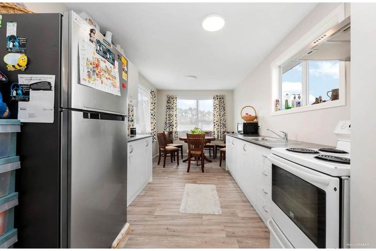 Photo of property in 27 Pukeroa Place, Papakura, 2110