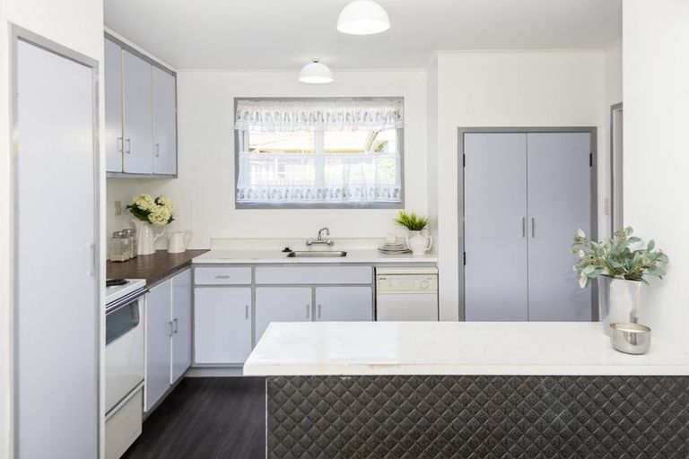 Photo of property in 2/3 Jern Place, Eastern Beach, Auckland, 2012